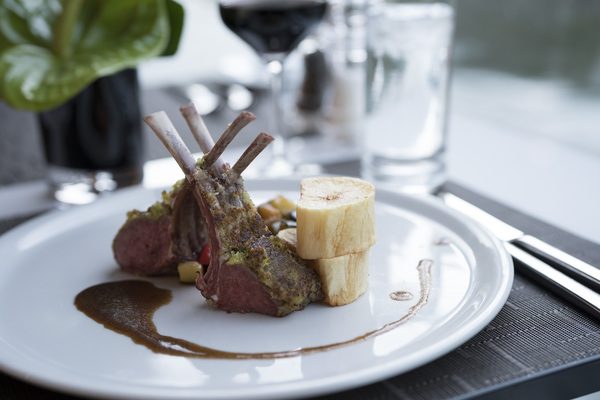 Emerald Waterways - Emerald Radiance - Reflections Restaurant _7_.jpg